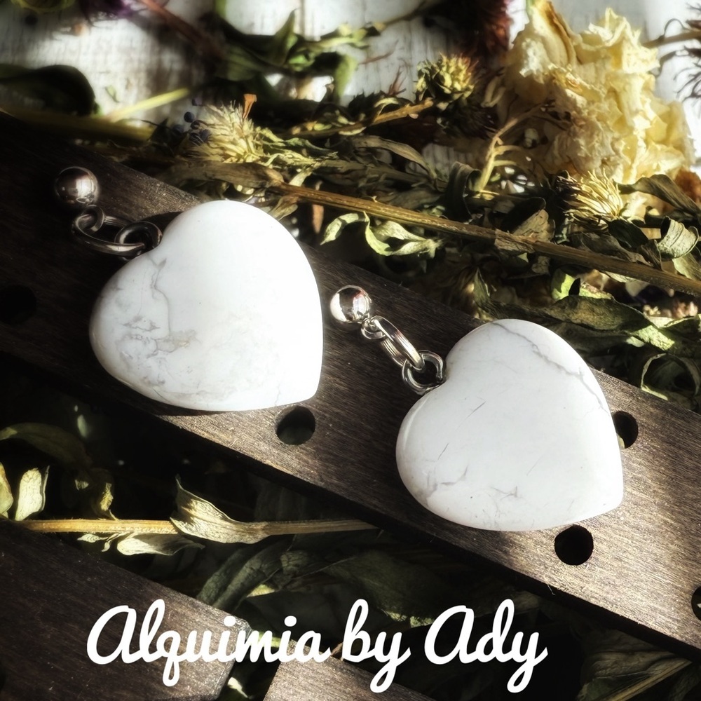 Alquimia White Minimalist Earrings with Natural Beads